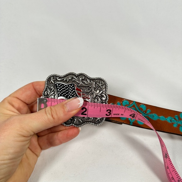 Justin western leather belt turquoise embossed floral with flag buckle size 24 - Picture 10 of 11